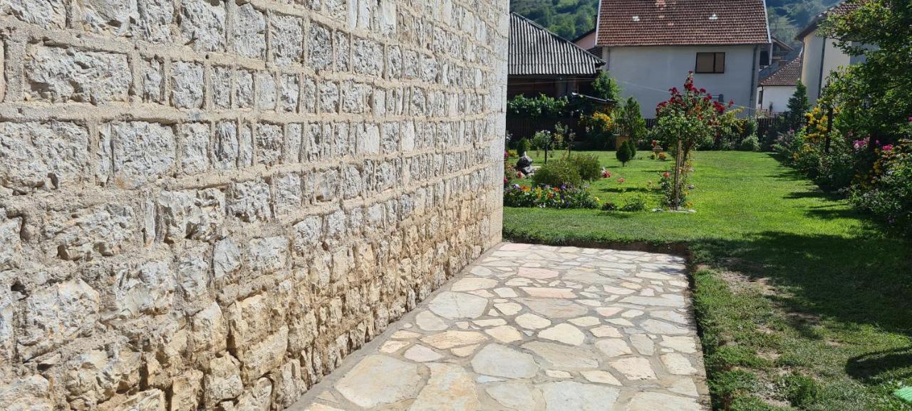 Hotel Stone Tower Plav Exterior foto